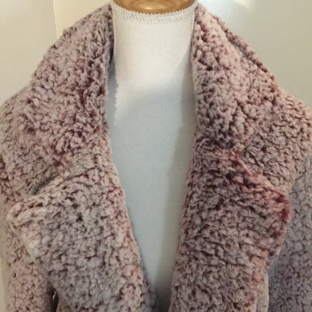 *ONLY 1 LEFT*  2-toned Super Soft Sherpa Coat-Wine - Picture 6 of 7